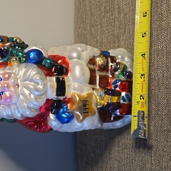 Brass Key 9" Hand Blown and Painted Santa Glass Centerpiece - Picture 11 of 16